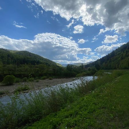 Karpats'Kyi Kalejdoskop Hotel Slavske Buitenkant foto