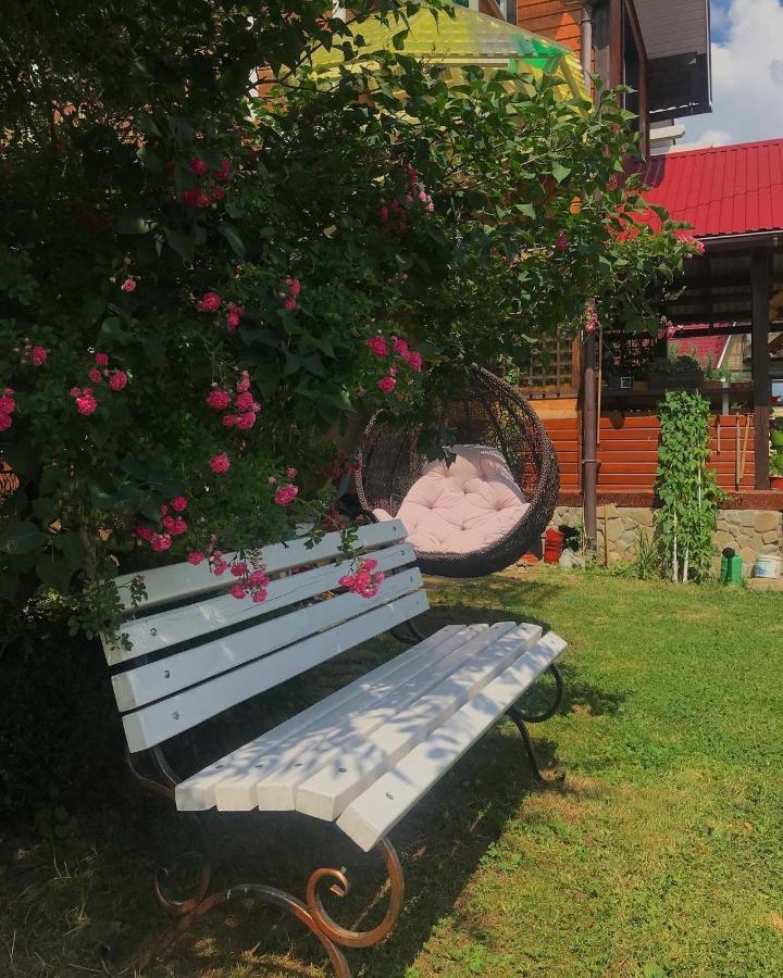 Karpats'Kyi Kalejdoskop Hotel Slavske Buitenkant foto